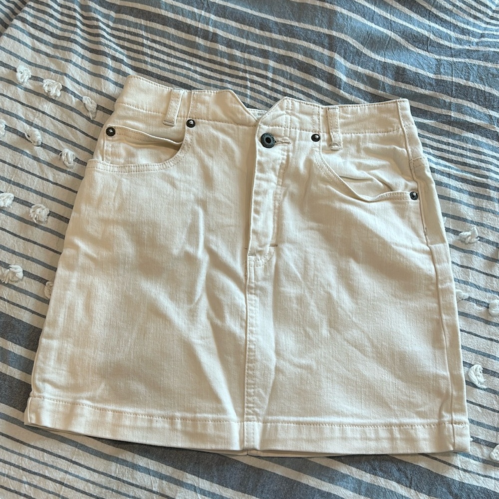 White denim skirt